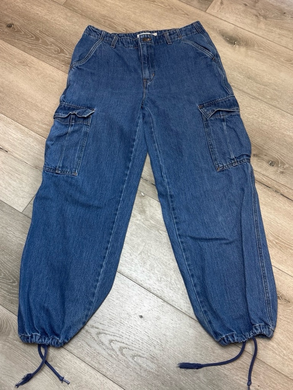 Levi's '94 Baggy Denim Cargo Jeans - Size 29